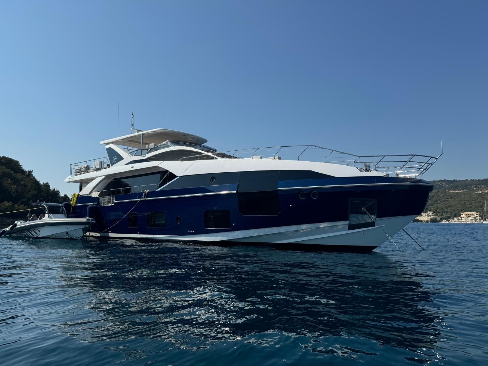 Azimut 27 meter 2018 | אזימוט יאכטות AZIMUT